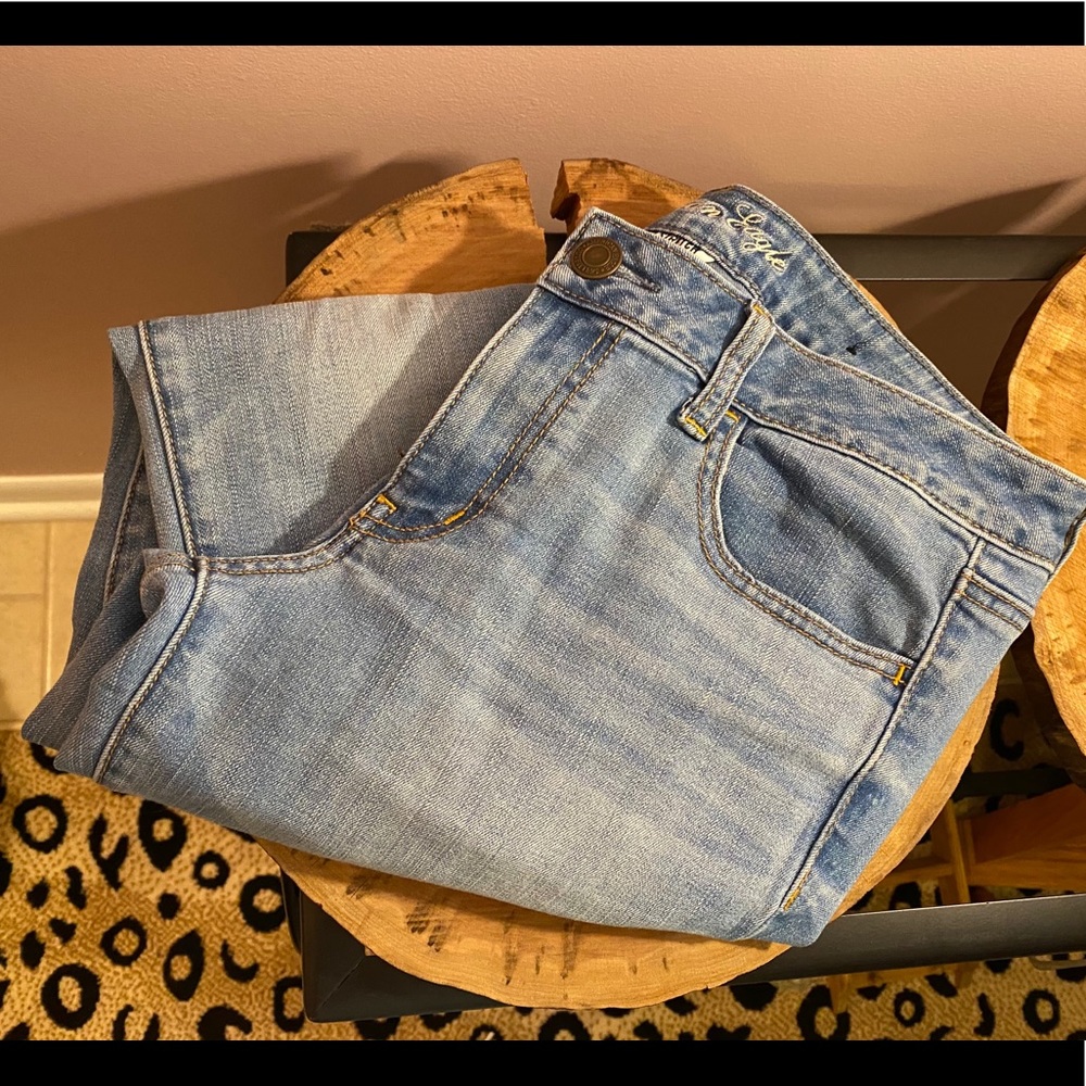 American Eagle light wash jeans